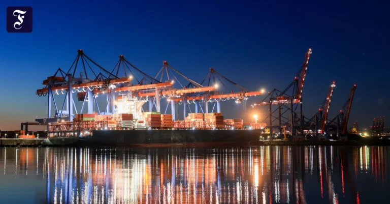 containerschiffe-werden-im.webp.webp