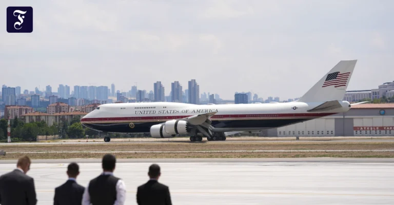 die-air-force-one-mit-us.webp.webp