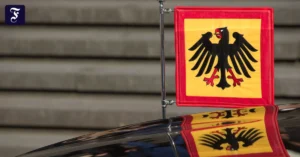 die-standarte-am-dienstwagen.webp.webp