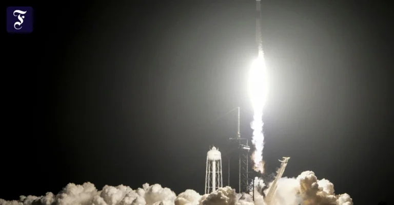 eine-spacex-falcon-9-rakete.webp.webp