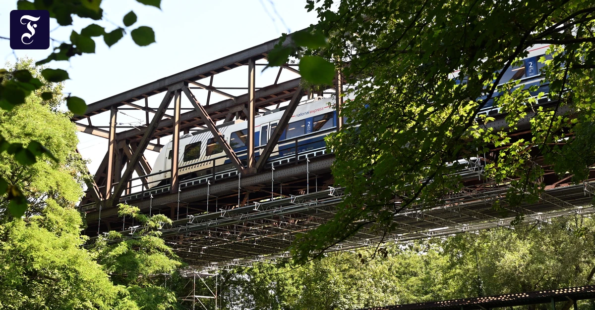eisenbahnbruecke-ueber-die.webp.webp