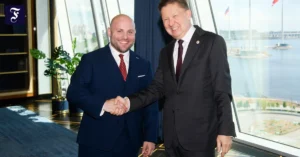 handschlag-der-afd-politiker.webp.webp