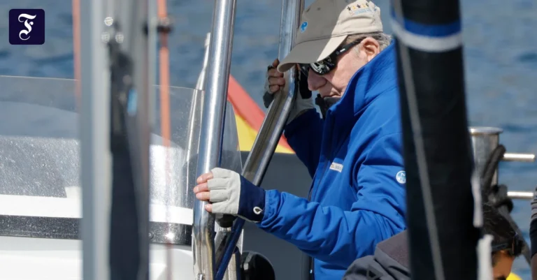 juan-carlos-i-hier-beim-segeln.webp.webp