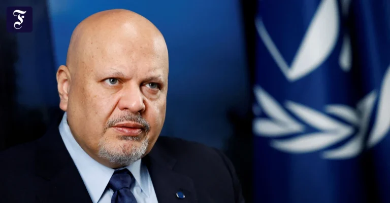 karim-khan-waehrend-eines.webp.webp