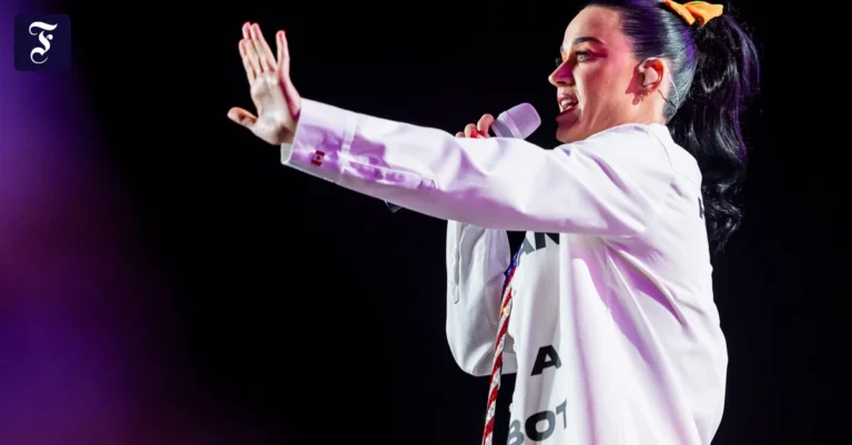 katy-perry-bei-einem-auftritt.webp.webp
