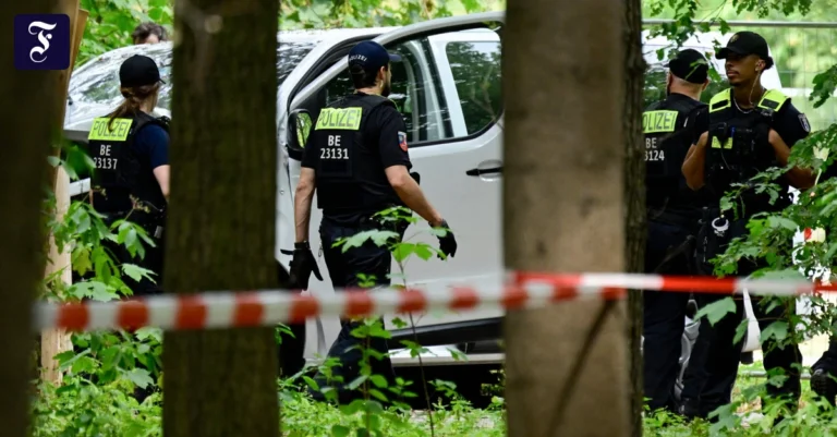 polizisten-am-sonntag-am.webp.webp