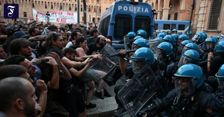 proteste-in-bologna.webp.webp