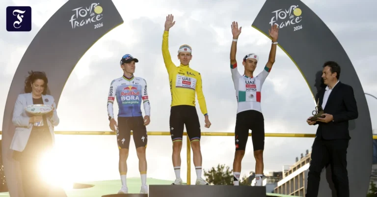 remco-evenepoel-tadej-poga-ar.webp.webp