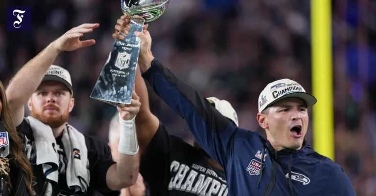 seahawks-cheftrainer-mike.webp.webp