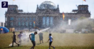 sommer-vor-dem-parlament-und.webp.webp
