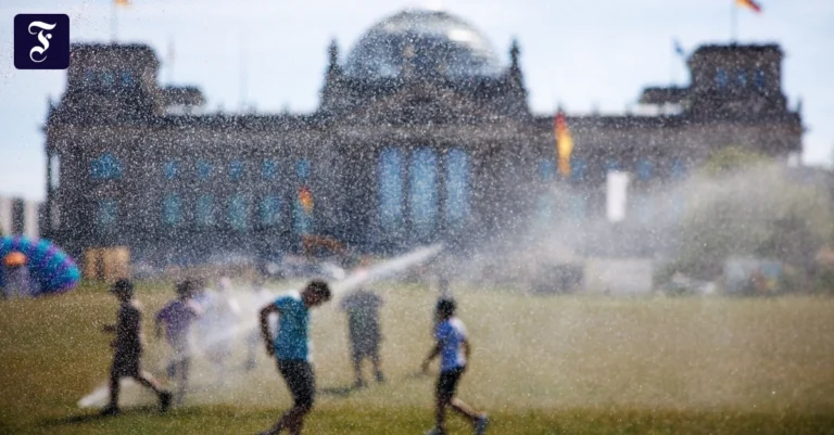 sommer-vor-dem-parlament-und.webp.webp