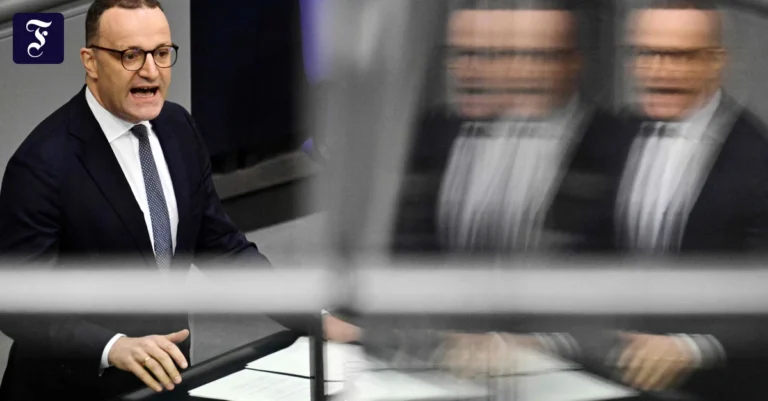 spahn-anfang-juli-im-bundestag.webp.webp