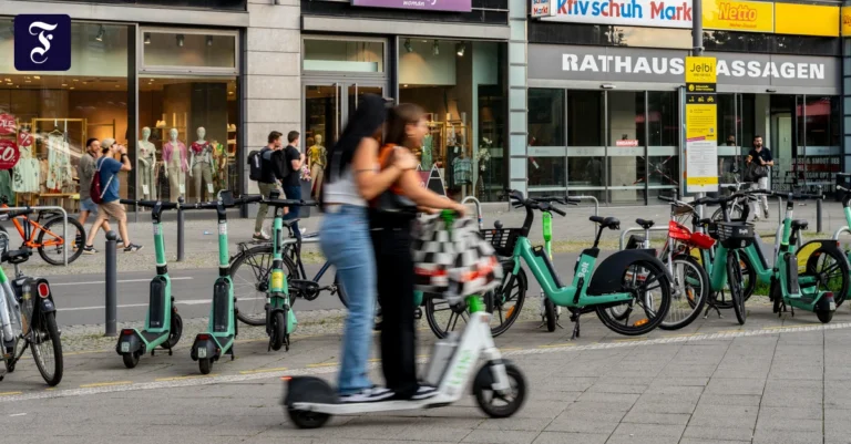strassenszene-in-berlin-kein.webp.webp