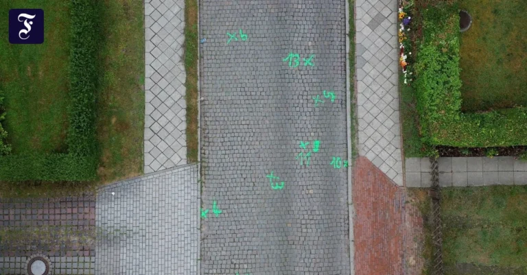 vor-dem-gebaeude-der.webp.webp
