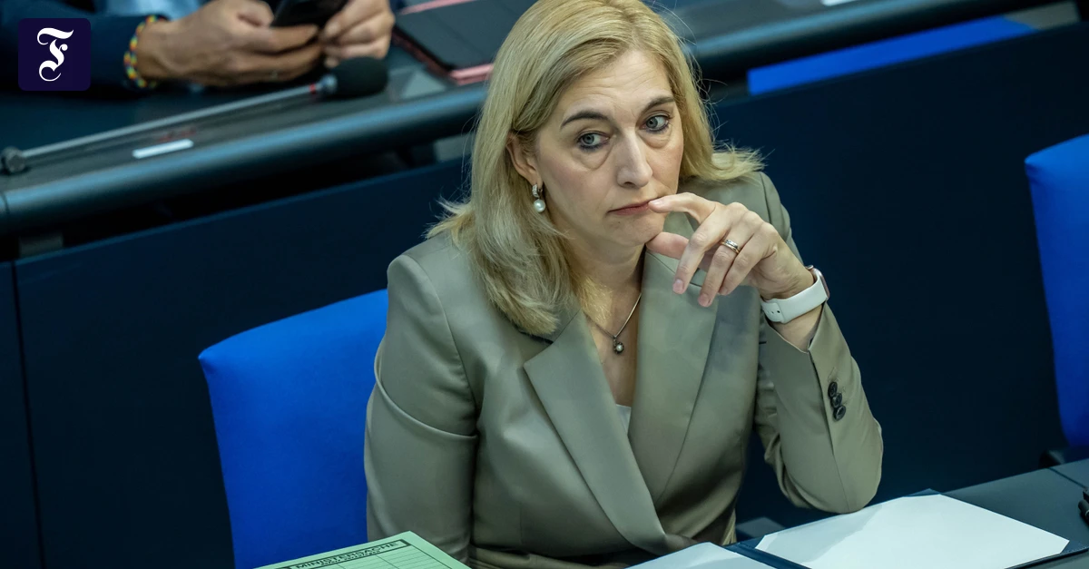 warken-am-10-7-im-bundestag.webp.webp