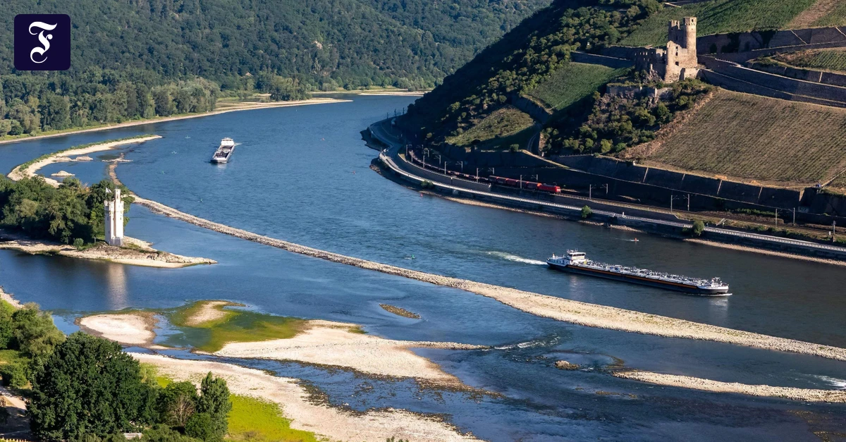 wenig-wasser-der-rhein-bei.webp.webp