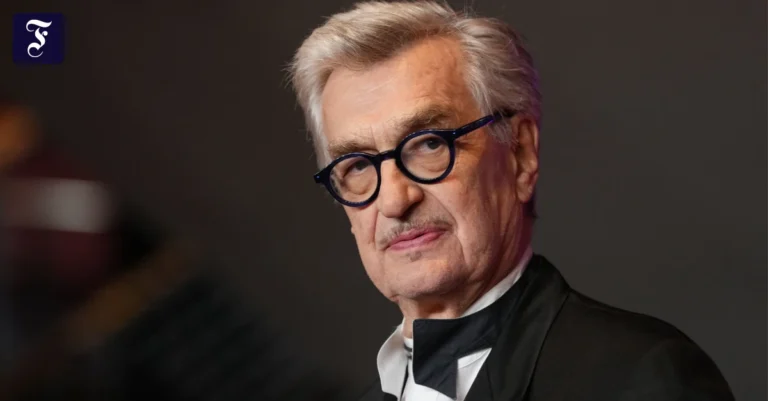 wim-wenders-steht-am.webp.webp