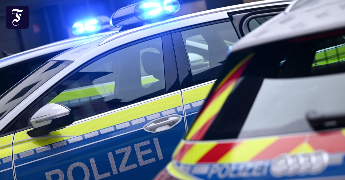 zwei-polizeifahrzeuge-der.webp.webp