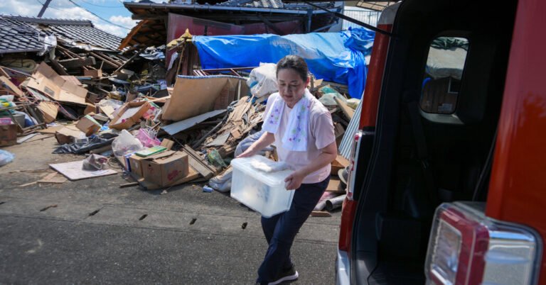 01int-japan-quake-dispatch-01-kvgj-facebookJumbo.jpg