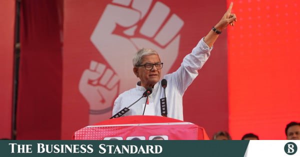 1786476744_fakhrul_at_may_day_rally.jpg