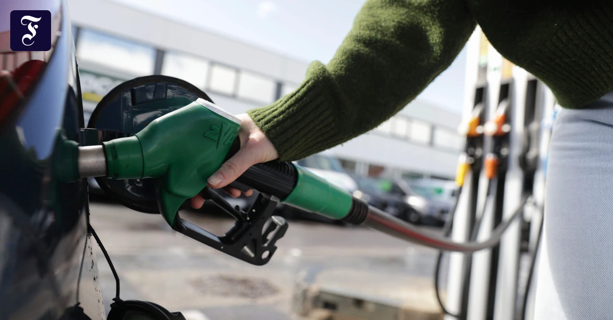 an-einer-tankstelle-im.webp.webp