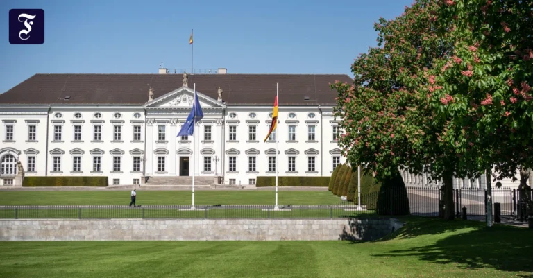 blick-auf-das-schloss-bellevue.webp.webp