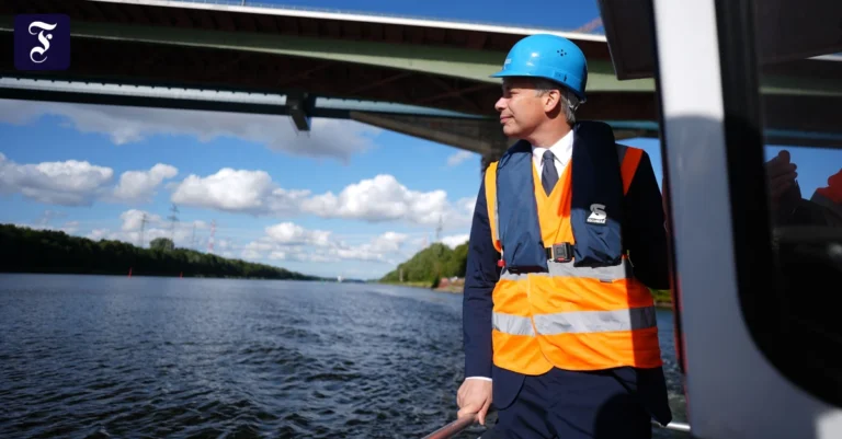 bundesverkehrsminister-steffen.webp.webp