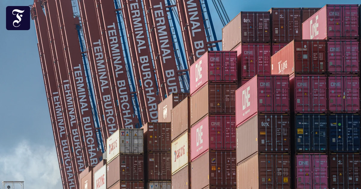 containerschiffe-liegen-am.webp.webp