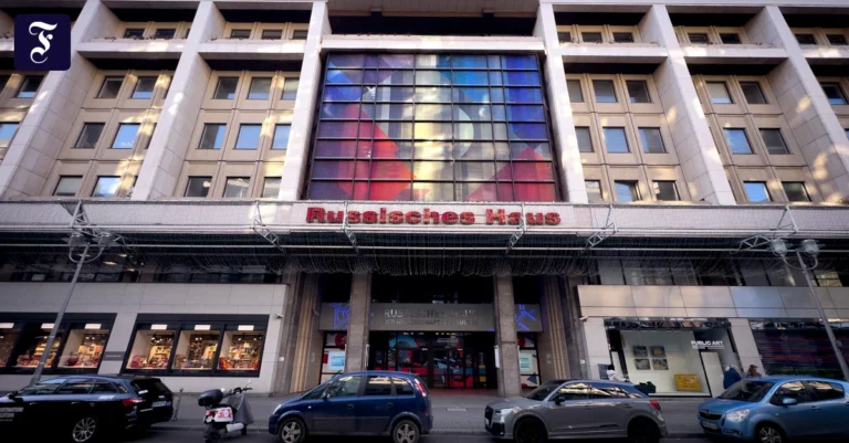 das-russische-haus-steht.webp.webp