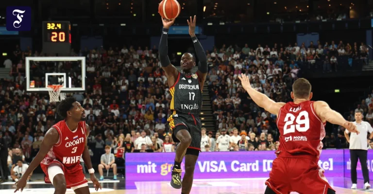 dennis-schroeder-m-in-aktion.webp.webp