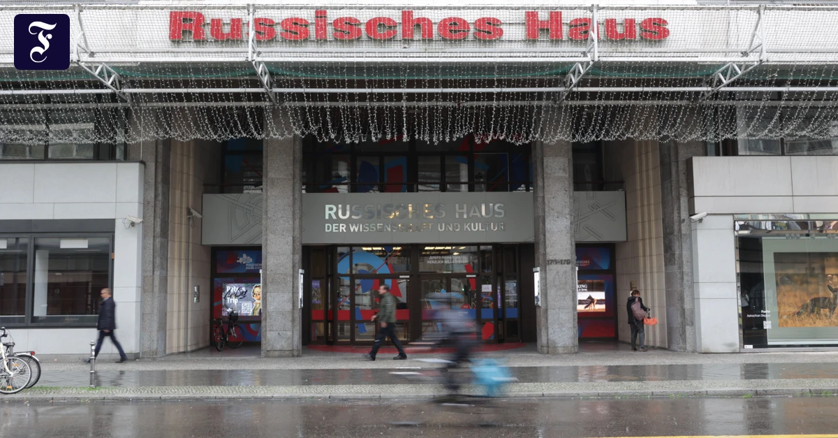 der-eingang-des-russischen.webp.webp