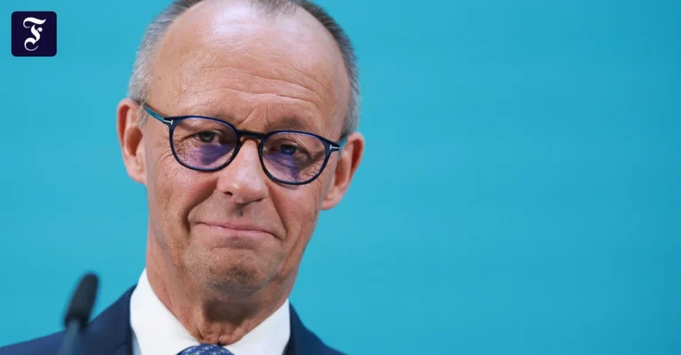 der-kanzler-vor-seinem-langen.webp.webp