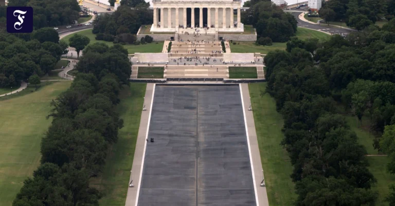 der-pool-vor-dem-washington.webp.webp