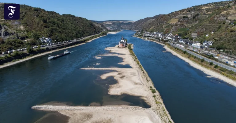 der-rhein-teilt-sich-in-nord.webp.webp