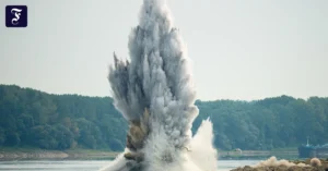 die-rumaenische-marine-zuendet.webp.webp
