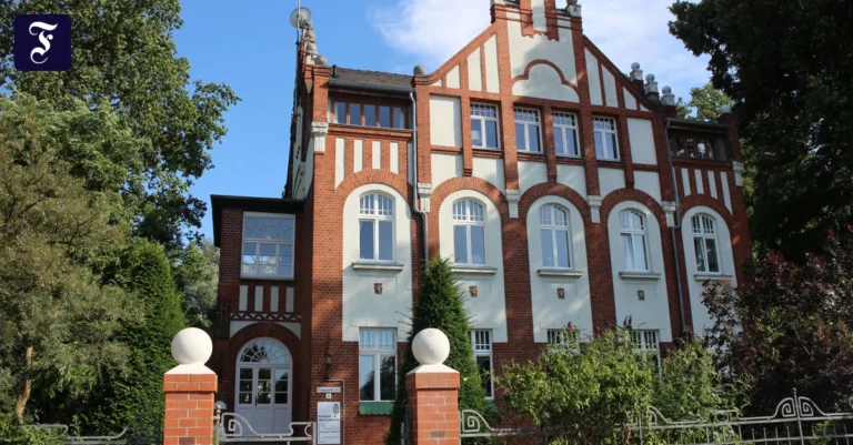 die-villa-fortuna-erbaut-um.webp.webp