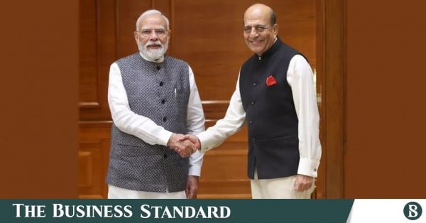 dinesh_trivedi_narendra_modi.jpeg
