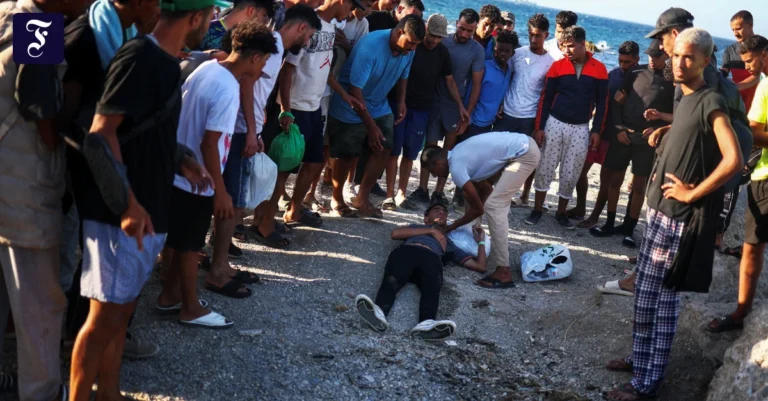 ein-migrant-liegt-verletzt-am.webp.webp