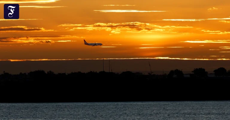ein-passagierflugzeug-beim.webp.webp
