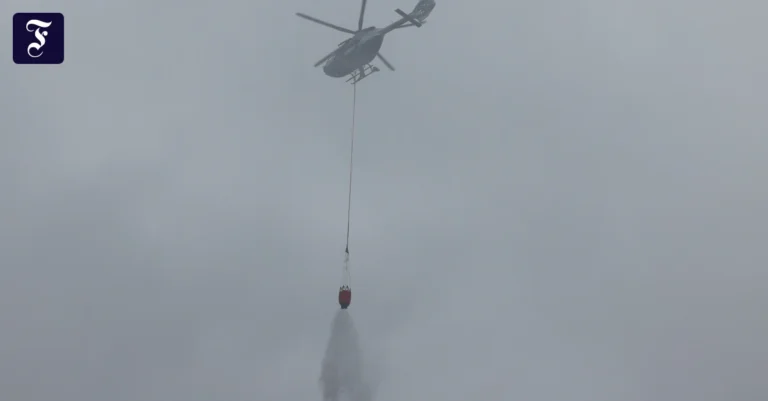 ein-polizeihelikopter-laesst.webp.webp
