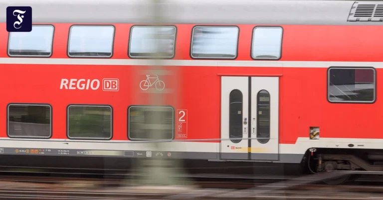 ein-zug-von-db-regio-in-baden.webp.webp