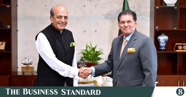 file-photo-dinesh-trivedi-and-fm-khalilur-rahman.jpg