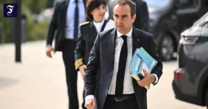 frankreichs-regierungschef-s.webp.webp