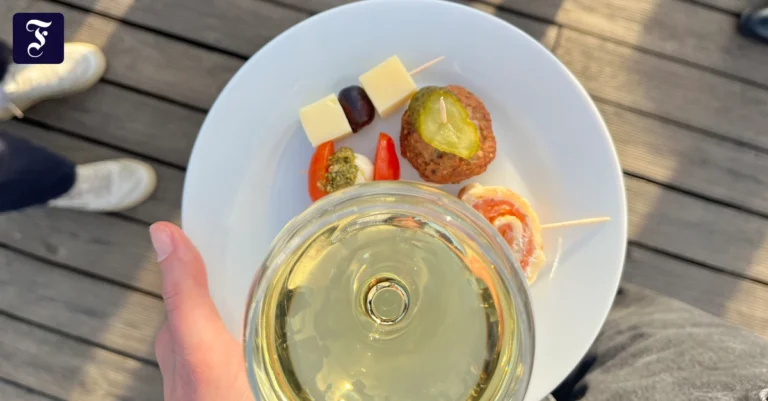glas-wein-haeppchen.webp.webp