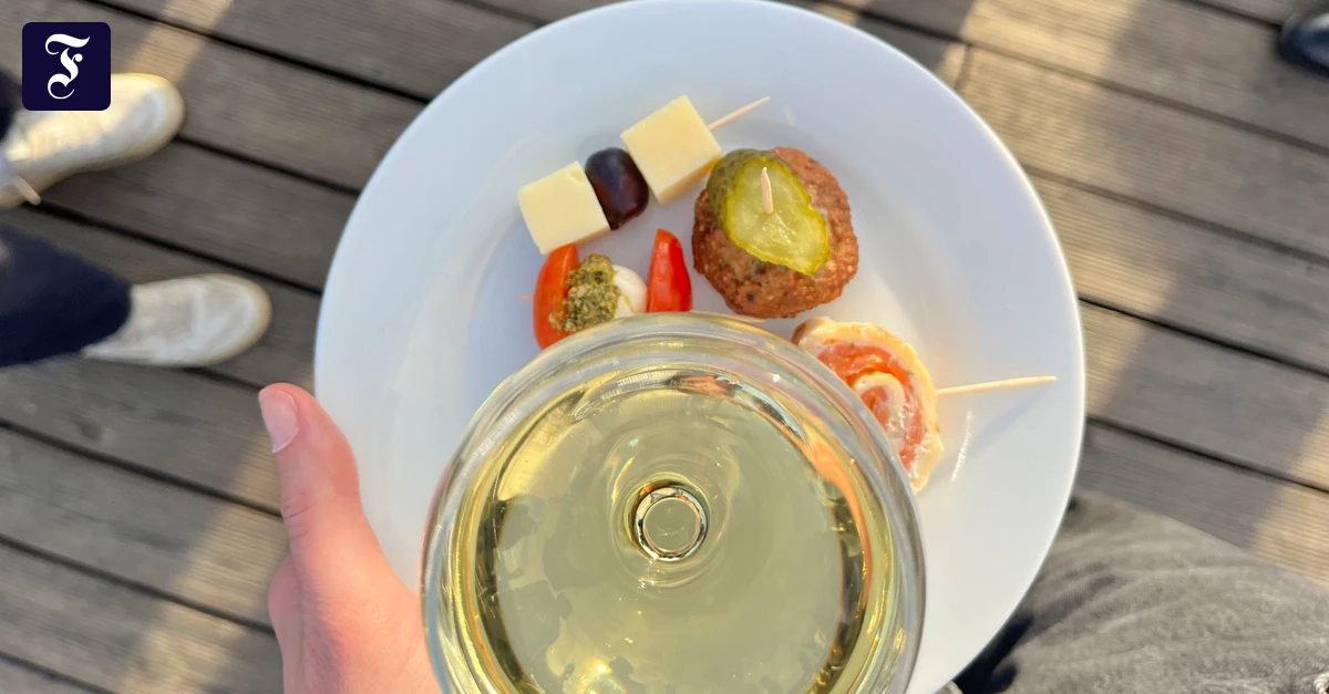 glas-wein-haeppchen.webp.webp