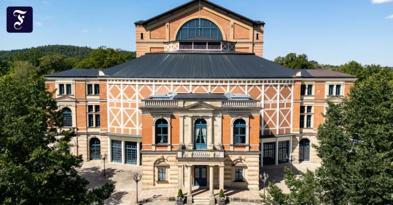 halb-fabrik-halb-koenigsbau.webp.webp