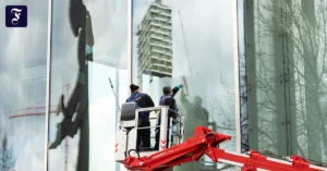 im-einsatz-fensterputzer.webp.webp