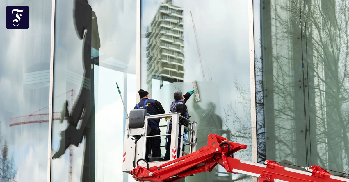 im-einsatz-fensterputzer.webp.webp