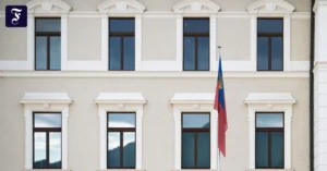 im-regierungsgebaeude-von.webp.webp