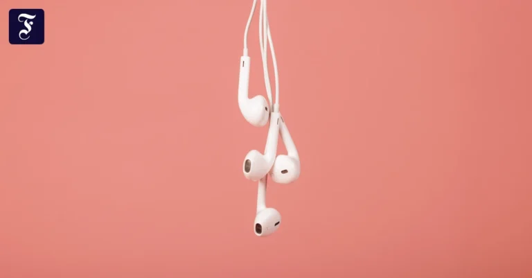 in-ear-kopfhoerer-mit-kabel.webp.webp
